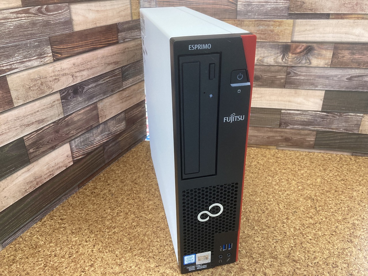 FUJITSU ESPRIMO D588/T(176 673)の製品画像