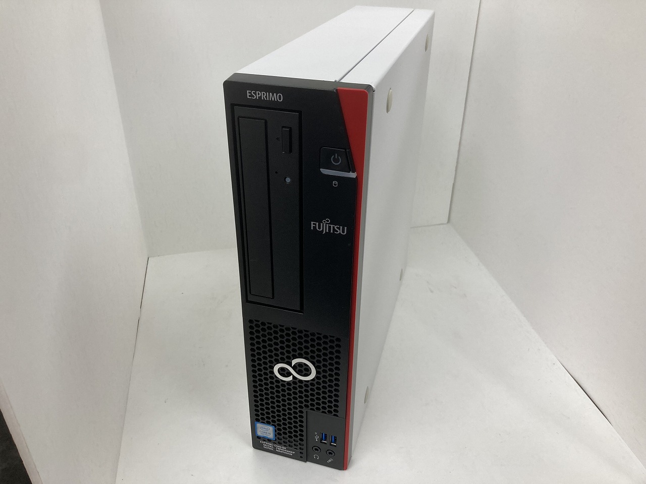 FUJITSU ESPRIMO D588/BX（第9世代Corei5）(180 001)の製品画像