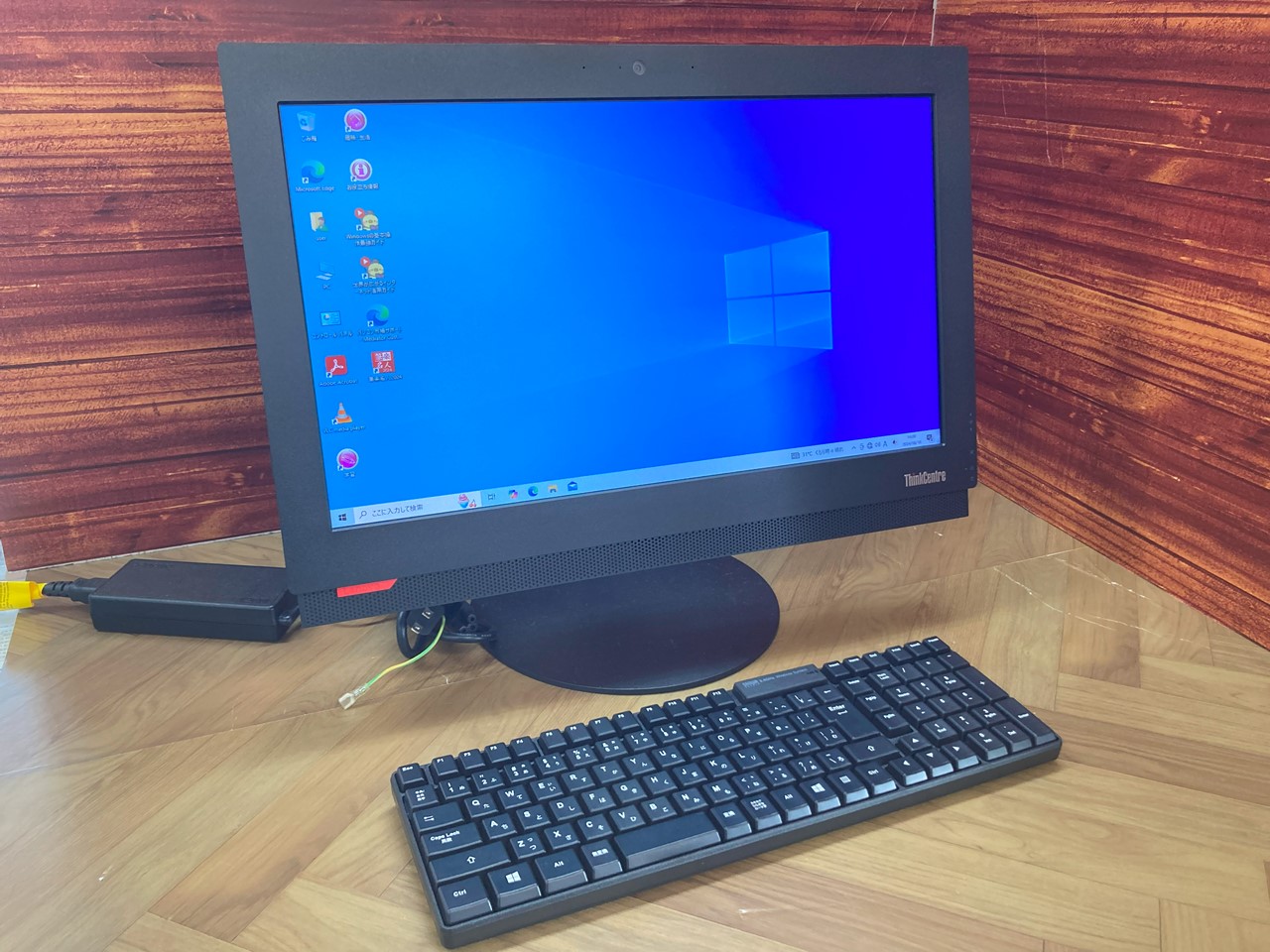 Lenovo ThinkCentre M700z All-In-One（第6世代CPU）(177 913)の製品画像